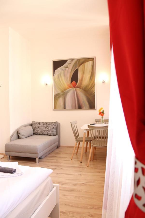 Flowers Apartments Praha Exteriér fotografie